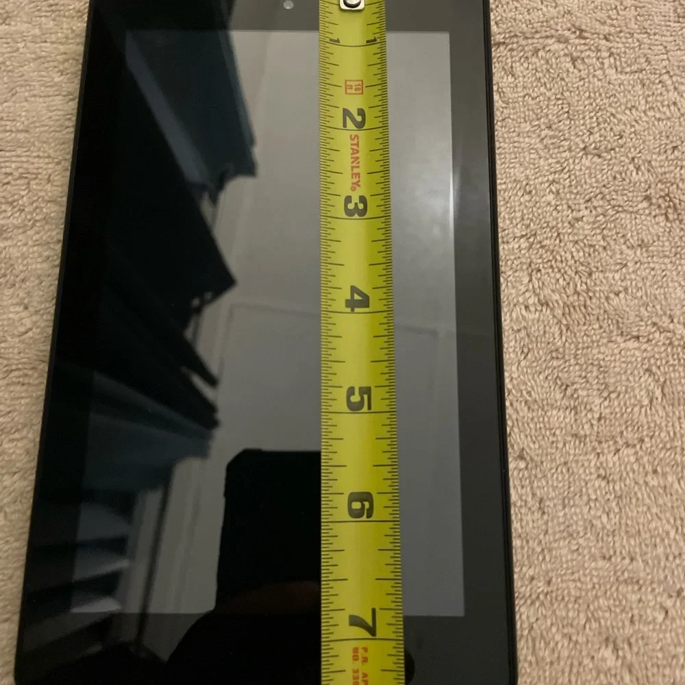 Amazon fire tablet 7” screen in great operating condition.
